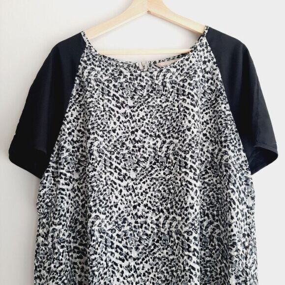 BANANA REPUBLIC High-Low Hem Lightweight Short Sleeve Leopard Blouse Top Sz XL - Picture 2 of 11